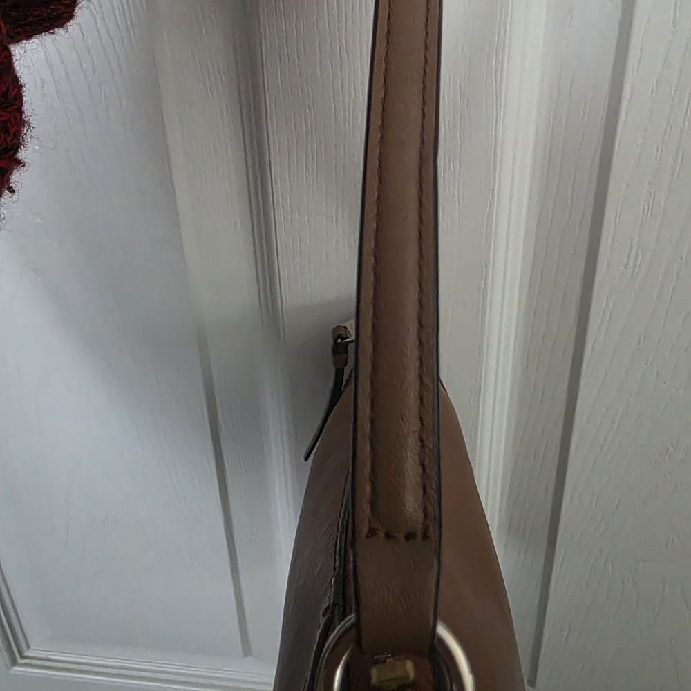 Coach Madison bag. (-MINI) HAND FOR REFERENCE - Picture 3 of 15